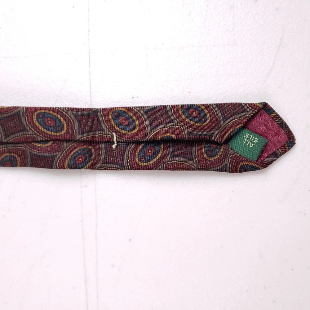 Tom James Mens Silk Tie Burgundy Navy Gold Geometric Medallion Classic 3.75 Inch